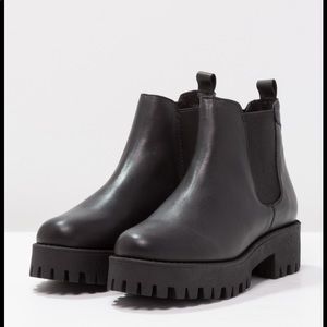 Steve Madden Bleeker Ankle Boots